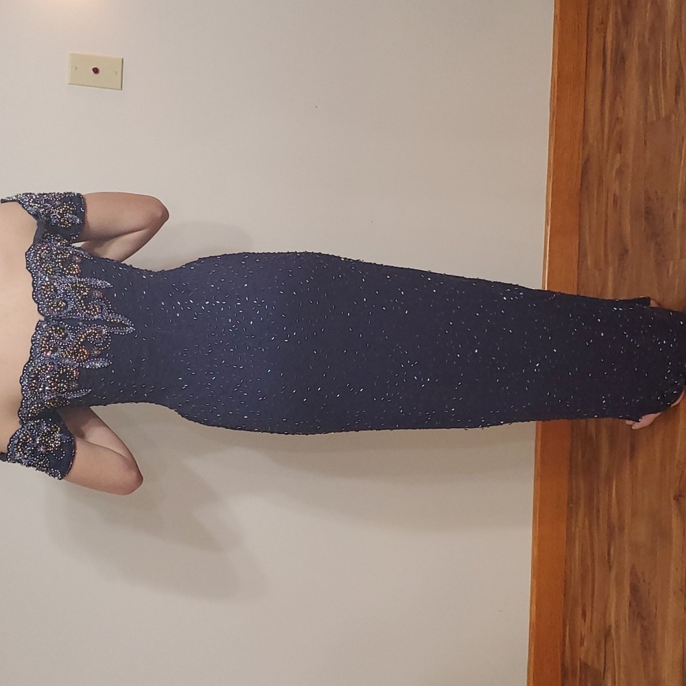 Formal Dress - Picture 3 of 6